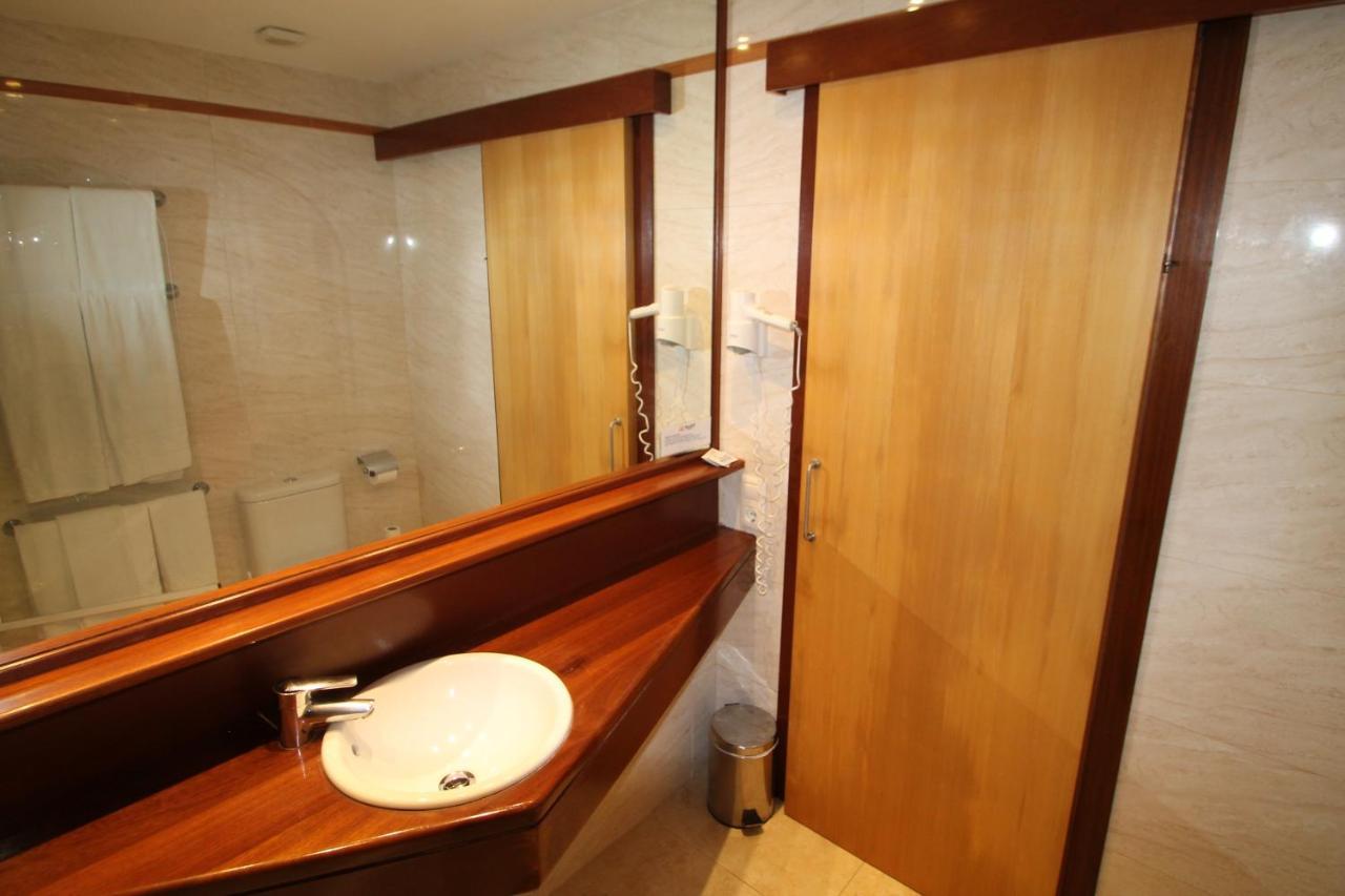 Apartaments Talayot Cala'N Blanes  Ngoại thất bức ảnh