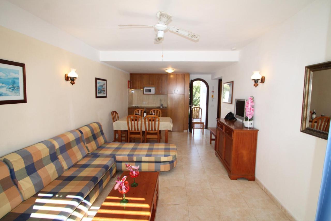 Apartaments Talayot Cala'N Blanes  Ngoại thất bức ảnh