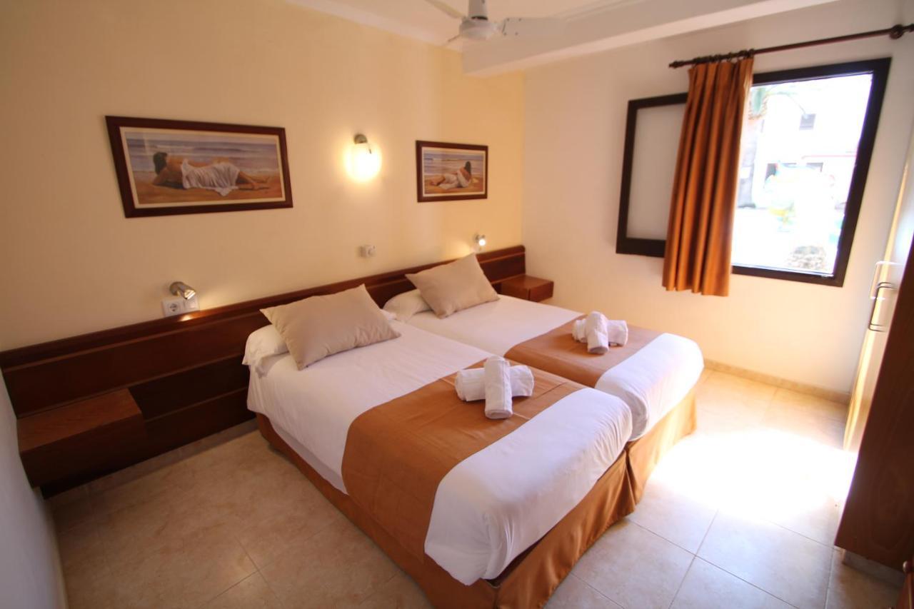 Apartaments Talayot Cala'N Blanes  Ngoại thất bức ảnh