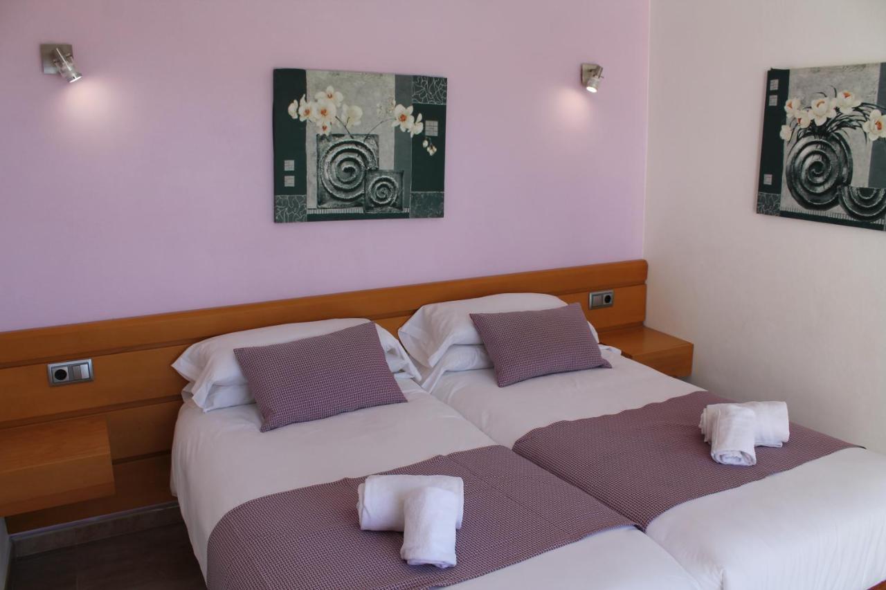 Apartaments Talayot Cala'N Blanes  Ngoại thất bức ảnh